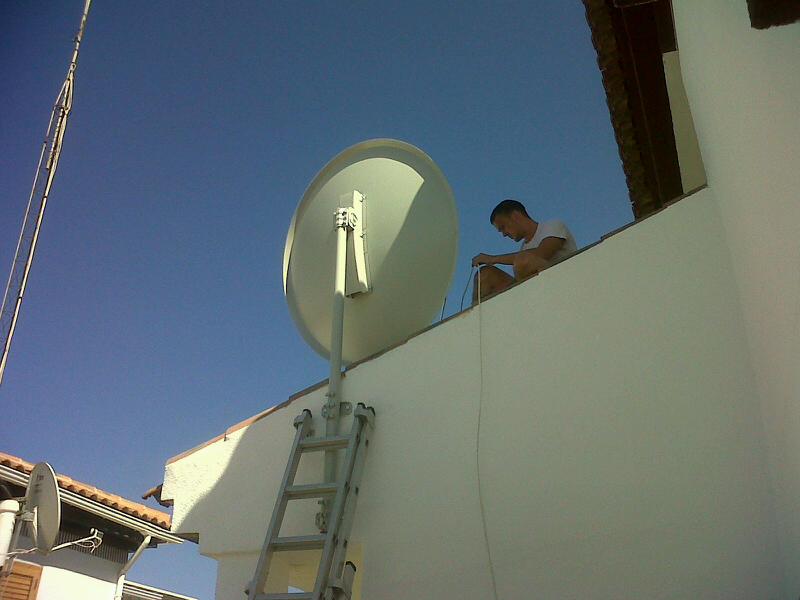 FAMAVAL 1.4 SATELLITE DISH TORREVIEJA. SATELLITE TV TORREVIEJA